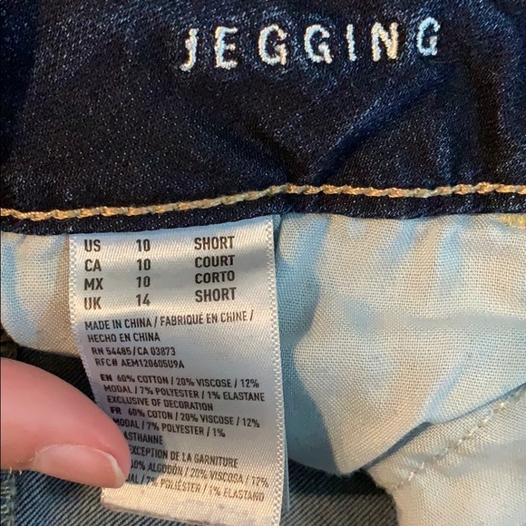 American Eagle destroyed skinny jegging - Picture 3 of 4